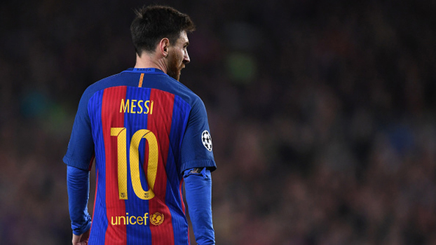 Jornal: Messi renova com Barcelona até 2021 e terá multa de 300 milhões de euros Jornal: Messi renova com Barcelona até 2021 e terá multa de 300 milhões de euros