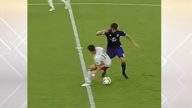 Kaká aplica caneta desconcertante em jogo do Orlando City na MLS Kaká aplica caneta desconcertante em jogo do Orlando City na MLS