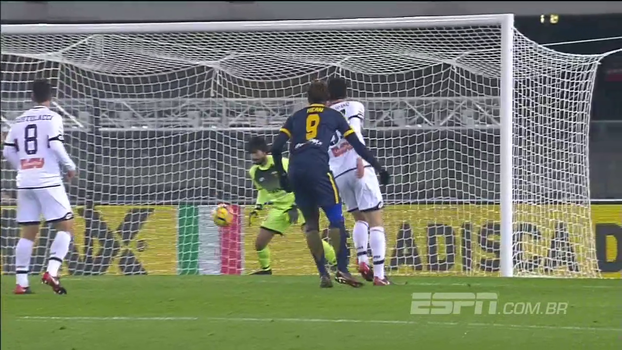 Experiente Pandev marca, Genoa vence o Verona e sai da zona de rebaixamento Assista aos melhores momentos da vitória do Genoa sobre o Hellas Verona por 1 a 0!