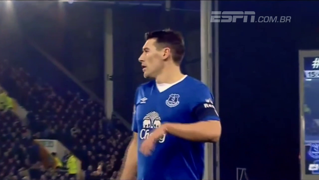 Gareth Barry pode quebrar o recorde de mais aparições na Premier League Gareth Barry pode quebrar o recorde de mais aparições na Premier League