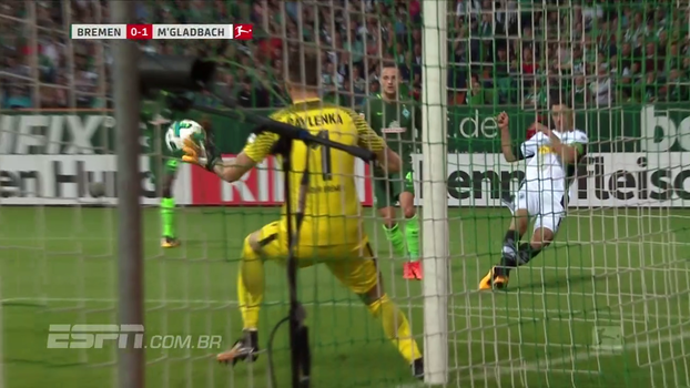 Com golaço, Borussia M'Gladbach vence fora e afunda o Werder Bremen Assista aos melhores momentos da vitória do Borussia M'Gladbach sobre o Werder Bremen por 2 a 0!