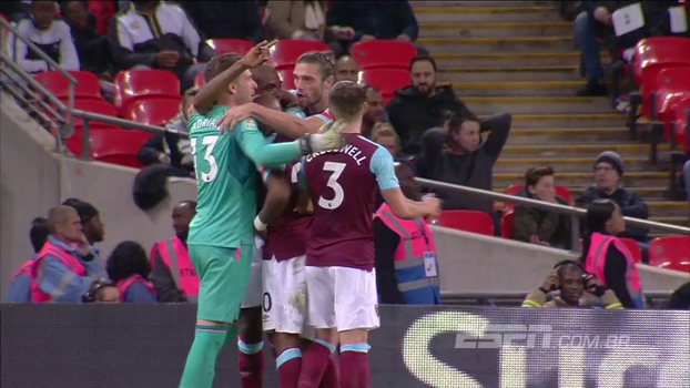 Copa da Liga Inglesa: Melhores momentos de Tottenham 2 x 3 West Ham Veja os melhores momentos de Tottenham 2 x 3 West Ham