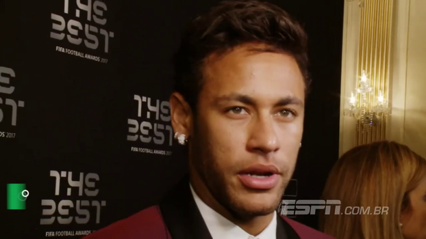 Neymar parabeniza Cristiano, mas adianta: 'Espero um dia fazer história como ele e como Messi' Neymar parabeniza Cristiano, mas adianta: 'Espero um dia fazer história como ele e como Messi'
