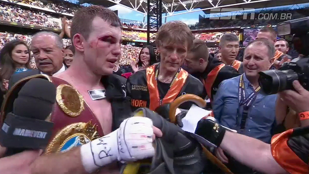 Após derrotar Pacquiao, Jeff Horn provoca Mayweather: 'Venha ter uma luta de verdade' Após derrotar Pacquiao, Jeff Horn provoca Mayweather: 'Venha ter uma luta de verdade'