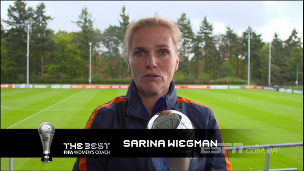 Sarina Wiegman é escolhida a melhor treinadora do futebol feminino pela Fifa Sarina Wiegman é escolhida a melhor treinadora do futebol feminino pela Fifa