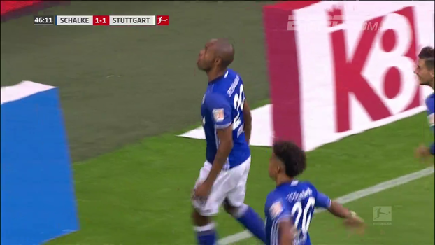 Em partida movimentada, Naldo marca de cabeça e Schalke derrota o Stuttgart dentro de casa Em partida movimentada, Naldo marca de cabeça e Schalke derrota o Stuttgart dentro de casa