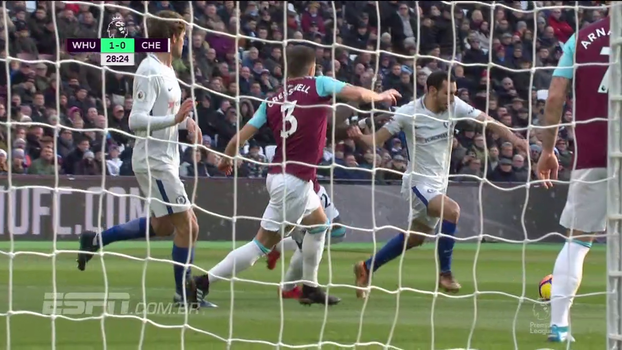 Tempo real: Blitz do Chelsea! Chute de Kanté, escanteio e finalização de Zappacosta, mas Adrián salva o West Ham Blitz do Chelsea! Chute de Kanté, escanteio e finalização de Zappacosta, mas Adrián salva o West Ham
