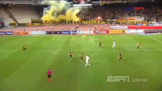 Com golaços, sendo um de falta à la Juninho Pernambucano, e virada incrível, veja como foi o clássico grego Com golaços, sendo um de falta à la Juninho Pernambucano, e virada incrível, veja como foi o clássico grego