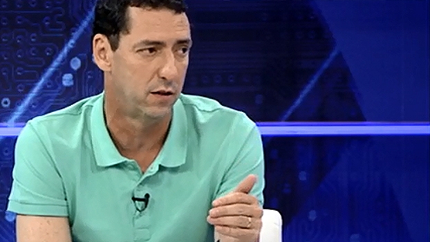 PVC: 'O São Paulo provavelmente vai vestir Under Armour a partir de fevereiro de 2015' PVC: 'O São Paulo provavelmente vai vestir Under Armour a partir de fevereiro de 2015'