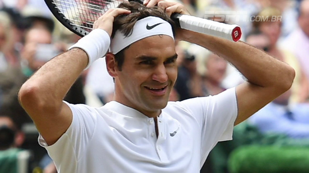 Federer relata dor de cabeça após octacampeonato: 'Não sei o que fiz na noite passada, mas bebi muitos drinques' Federer relata dor de cabeça após octacampeonato: 'Não sei o que fiz na noite passada, mas bebi muitos drinques'
