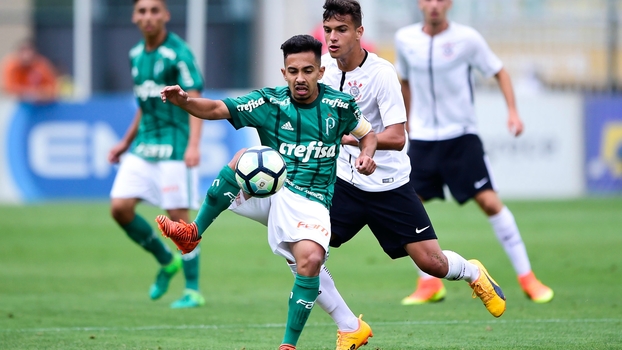 Caçado em campo e frio nos pênaltis; veja como Alanzinho comandou o Palmeiras na final da Copa do Brasil Sub-17 Caçado em campo e frio nos pênaltis; veja como Alanzinho comandou o Palmeiras na final da Copa do Brasil Sub-17