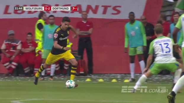 Zagueirão, Bartra encarna ponta esquerda e anota pintura pelo Borussia na vitória sobre o Wolfsburg Zagueirão, Bartra encarna ponta esquerda e anota pintura pelo Borussia na vitória sobre o Wolfsburg