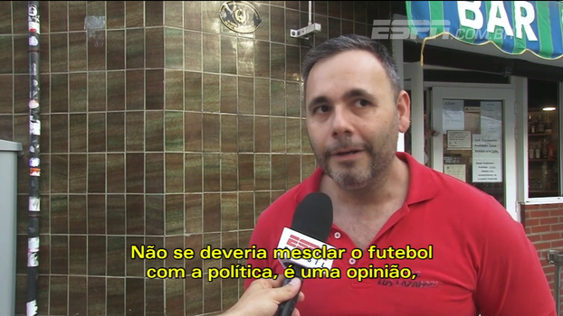 Torcedor do Espanyol fala em referendo inconstitucional: 'Não se deveria mesclar futebol com a política' Torcedor do Espanyol fala em referendo inconstitucional: 'Não se deveria mesclar futebol com a política'