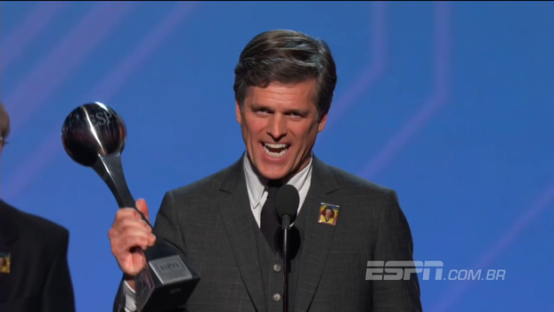 ESPYS 2017: Timothy Shriver rebece o 'Arthur Ashe' pela mãe Eunice Kennedy, fundadora do Special Olympics ESPYS 2017: Timothy Shriver rebece o 'Arthur Ashe' pela mãe Eunice Kennedy, fundadora do Special Olympics
