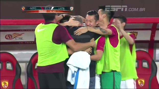 Goulart faz gol, Paulinho joga bem e Guangzhou Evergrande mantém liderança do Chinês Goulart faz gol, Paulinho joga bem e Guangzhou Evergrande mantém liderança do Chinês