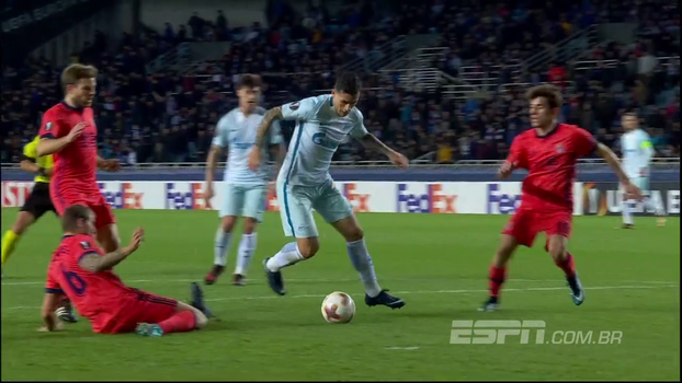 Willian José marca, mas Zenit vence Real Sociedad com gol de bicicleta de ex-Chelsea Assista aos gols da vitória do Zenit sobre o Real Sociedad por 3 a 1!
