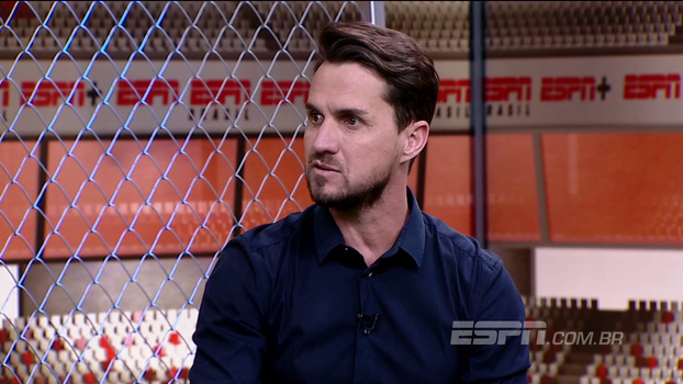 Sávio fica indignado com a 'pobreza' do futebol brasileiro: 'Não consigo ver mais de 30 minutos. Não tem talento, é só chutão' Sávio fica indignado com a 'pobreza' do futebol brasileiro: 'Não consigo ver mais de 30 minutos. Não tem talento, é só chutão'