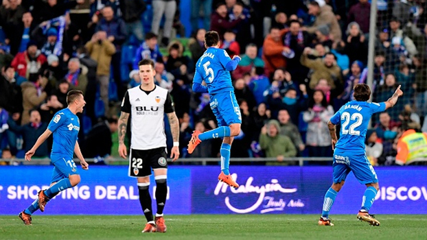 Com um jogador a mais por 75 minutos, vice-líder Valencia perde para o Getafe em LaLiga Com um jogador a mais por 75 minutos, vice-líder Valencia perde para o Getafe em LaLiga
