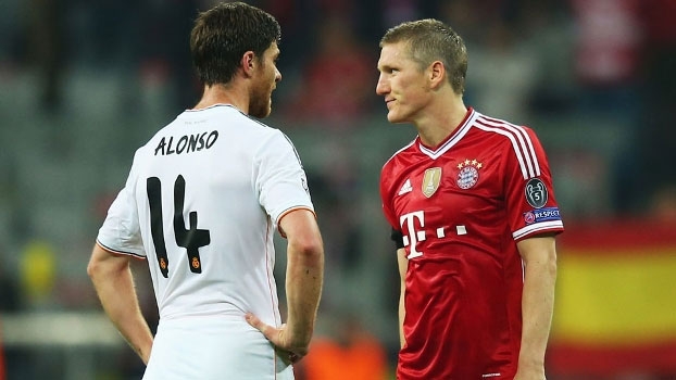 Veja o lance que rendeu o cartão amarelo e tirou Xabi Alonso da final da Champions League Veja o lance que rendeu o cartão amarelo e tirou Xabi Alonso da final da Champions League
