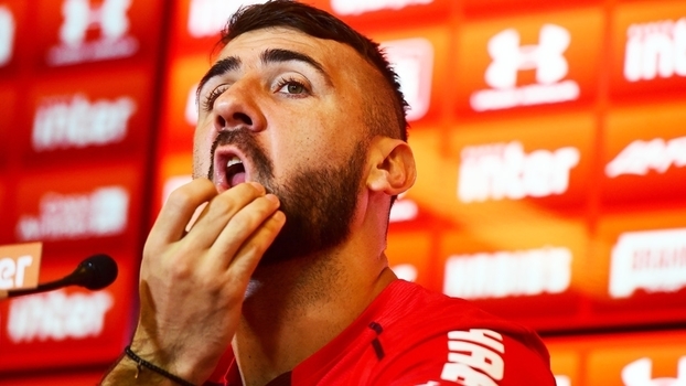 Pratto, sobre São Paulo na zona do rebaixamento: 'Não tenho medo de dar a cara. O time é muito grande, ainda faltam 27, 28 jogos' Pratto, sobre São Paulo na zona do rebaixamento: 'Não tenho medo de dar a cara. O time é muito grande, ainda faltam 27, 28 jogos'
