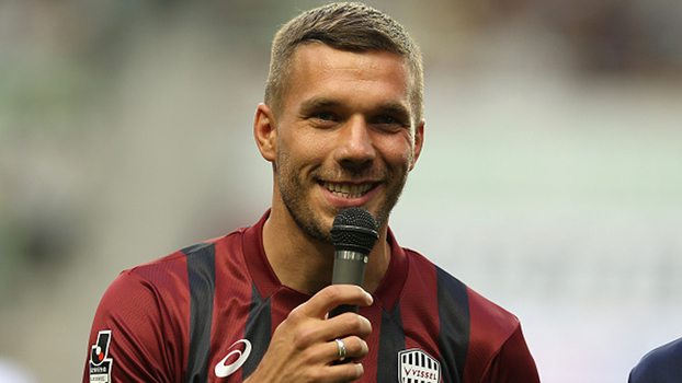 Podolski é apresentado aos torcedores do Vissel Kobe; assista Podolski é apresentado aos torcedores do Vissel Kobe; assista