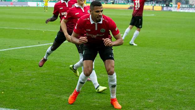 'Embaixador da Sarrada' nega pressão por ser o mais caro da história do Hannover e promete comemoração inusitada 'Embaixador da Sarrada' nega pressão por ser o mais caro da história do Hannover e promete comemoração inusitada