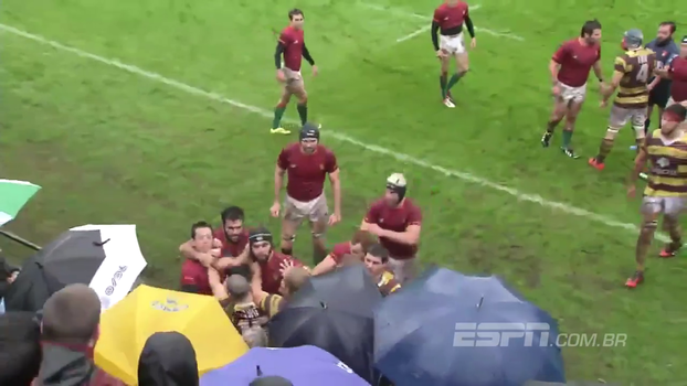 Com muito empurra-empurra, jogo de rugby na Argentina esquenta e acaba em briga Com muito empurra-empurra, jogo de rugby na Argentina esquenta e acaba em briga