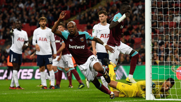 Copa da Liga Inglesa: Gols de Tottenham 2 x 3 West Ham Veja os gols de Tottenham 2 x 3 West Ham