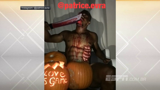 Em vídeo bisonho de Halloween, Evra aparece ensanguentado, lambe faca macabra e deseja boas festas Em vídeo bisonho de Halloween, Evra aparece ensanguentado, lambe faca macabra e deseja boas festas