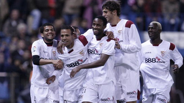 Luis Fabiano fez dois, mas Atlético de Madri de Aguero e Maxi Rodriguez bateu Sevilla por 4 a 3 em 2007 Luis Fabiano fez dois, mas Atlético de Madri de Aguero e Maxi Rodriguez bateu Sevilla por 4 a 3 em 2007