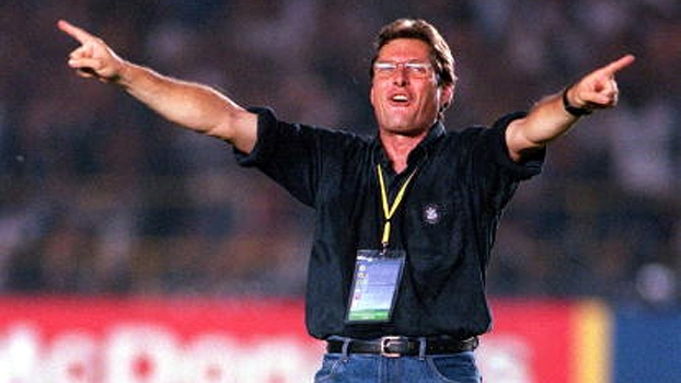 Oswaldo dá um soco na teoria de que os clubes exploram treinadores