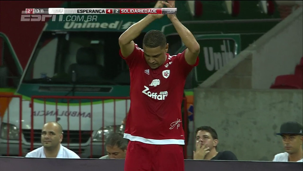 Lance de Craque: Ex-São Paulo, Inter e Santos, Fabiano dá chapéu e faz golaço Lance de Craque: Ex-São Paulo, Inter e Santos, Fabiano dá chapéu e faz golaço