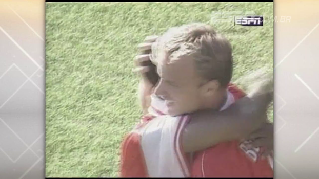 Bergkamp fez dois, e Arsenal venceu Chelsea fora de casa com ‘balaço’ em 1997 Bergkamp fez dois, e Arsenal venceu Chelsea fora de casa com ‘balaço’ em 1997