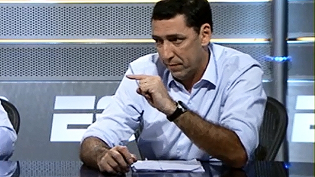 '20 meses atrasados': PVC explica o que o Fluminense deve ao atacante Fred '20 meses atrasados': PVC explica o que o Fluminense deve ao atacante Fred