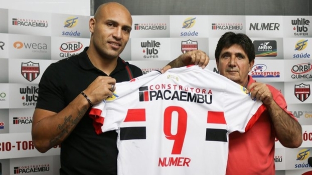 Edno hoje veste a 9 do Botafogo-SP; relembre gols por Corinthians e Portuguesa Edno hoje veste a 9 do Botafogo-SP; relembre gols por Corinthians e Portuguesa