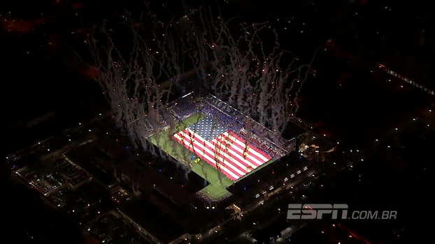 Mosaico, hino cantado, fogos e minuto de silêncio por Las Vegas; veja o emocionante pré jogo dos EUA Mosaico, hino cantado, fogos e minuto de silêncio por Las Vegas; veja o emocionante pré jogo dos EUA