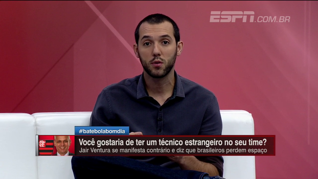 Hofman analisa declaração de Jair e cita jogadores estrangeiros do Botafogo: 'Não consigo diferenciar o raciocínio para técnico e jogador' Hofman analisa declaração de Jair e cita jogadores estrangeiros do Botafogo: 'Não consigo diferenciar o raciocínio para técnico e jogador'