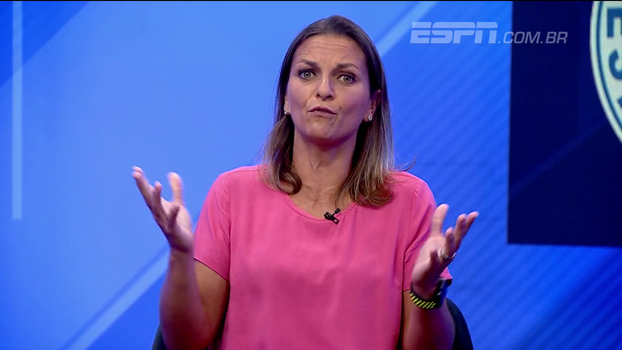 Ju Cabral critica fortemente o 'futebol ultrapassado' de Vadão e seu retorno à seleção feminina Ju Cabral critica fortemente o 'futebol ultrapassado' de Vadão e seu retorno à seleção feminina
