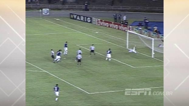 Atlético-MG saiu na frente com gol de falta, mas Cruzeiro virou no clássico com golaço de Fred em 2005 Atlético-MG saiu na frente com gol de falta, mas Cruzeiro virou no clássico com golaço de Fred em 2005