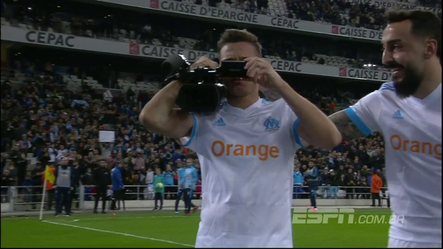 Luiz Gustavo marca, Thauvin tira onda e Olympique goleia sem dó o Caen Luiz Gustavo marca, Thauvin tira onda e Olympique goleia sem dó o Caen