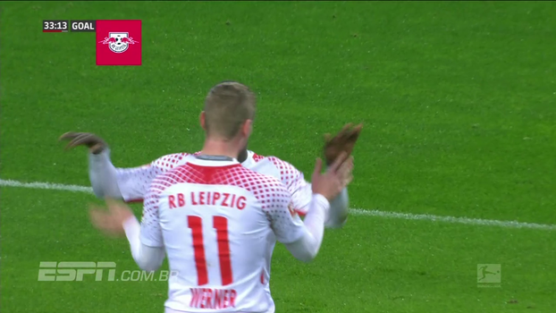 Brasileiro faz gol após sair do banco, Leipzig vence Werder e fica a 3 pontos do líder Bayern Brasileiro faz gol após sair do banco, Leipzig vence Werder e fica a 3 pontos do líder Bayern