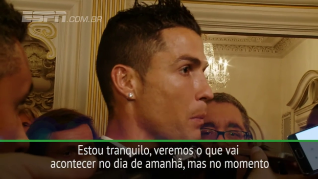 Agora com mesmo número de troféus, Cristiano Ronaldo descarta rivalidade: 'Eu não compito com Messi' Agora com mesmo número de troféus, Cristiano Ronaldo descarta rivalidade: 'Eu não compito com Messi'