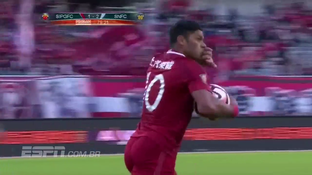 Hulk marca para o Shanghai SIPG, mas Alex Teixeira deixa o dele e Jiangsu Suning vence por 3 a 2 Hulk marca para o Shanghai SIPG, mas Alex Teixeira deixa o dele e Jiangsu Suning vence por 3 a 2