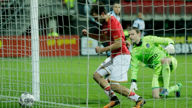 Goleiro do Heracles erra, franga e falha no mesmo jogo e time é goleado pelo AZ; VEJA Goleiro do Heracles erra, franga e falha no mesmo jogo e time é goleado pelo AZ; VEJA