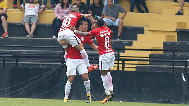 Série B: Gols de Criciúma 2 x 3 Internacional Assista aos gols da vitória do Internacional sobre o Criciúma por 3 a 2!