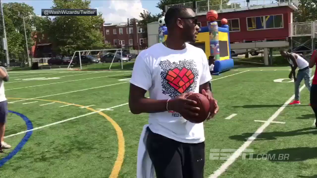 Iria bem na NFL? Armador dos Wizards, John Wall acerta passe longo e tira onda de quarterback Iria bem na NFL? Armador dos Wizards, John Wall acerta passe longo e tira onda de quarterback