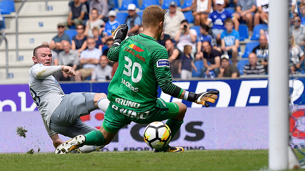 Rooney marca de novo, mas Everton cede empate em amistoso contra o Genk Assista ao gol de Wayne Rooney no empate do Everton com o Genk em amistoso deste sábado