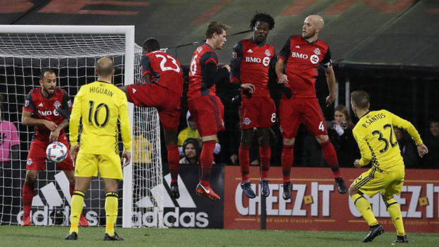 Sem Giovinco e Altidore, Toronto segura 0 a 0 com Columbus no 1º jogo da final do Leste Sem Giovinco e Altidore, Toronto segura 0 a 0 com Columbus no 1º jogo da final do Leste