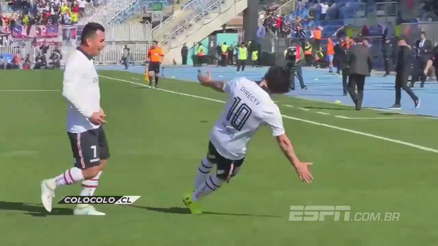De volta ao Colo-Colo, Valdivia faz boas jogadas e marca seu primeiro gol; VEJA De volta ao Colo-Colo, Valdivia faz boas jogadas e marca seu primeiro gol; VEJA