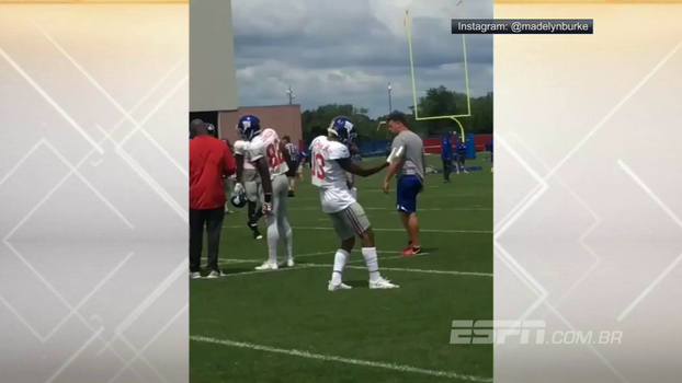 Se preparando para a temporada da NFL, Odell Beckham Jr. parece realmente estar treinando... pelo menos as dancinhas Se preparando para a temporada da NFL, Odell Beckham Jr. parece realmente estar treinando... pelo menos as dancinhas